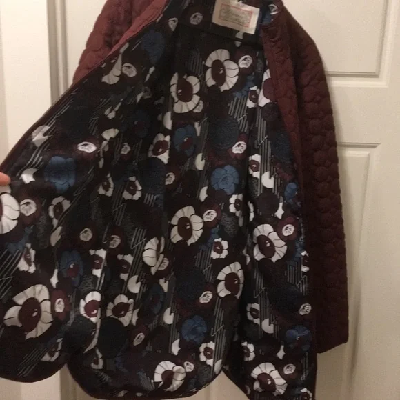 Burgundy Aventura Quilted Coat. Size Small. - Picture 9 of 11